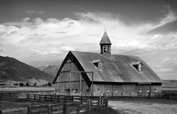 Barn near Wingville, Oregon